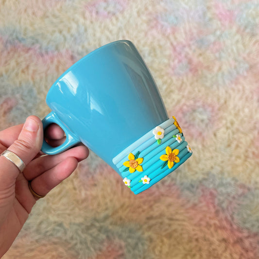 Blue ombre sunflower/daisy mug