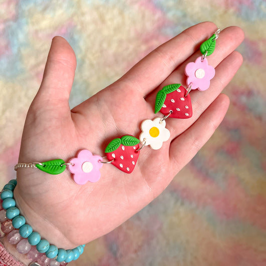 Strawberry and daisy summer choker